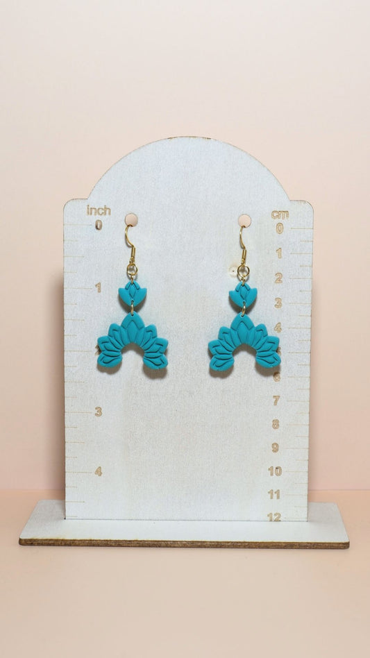 Handmade floral dangle polymer clay earrings size guide showing scale and measurements – Summer collection