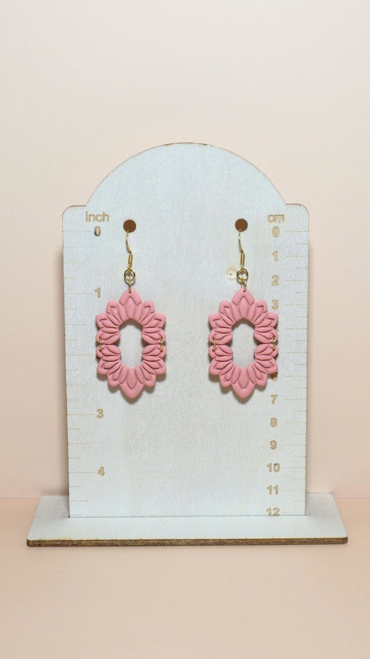Handmade floral long dangle polymer clay earrings size guide showing scale and measurements – Spring collection
