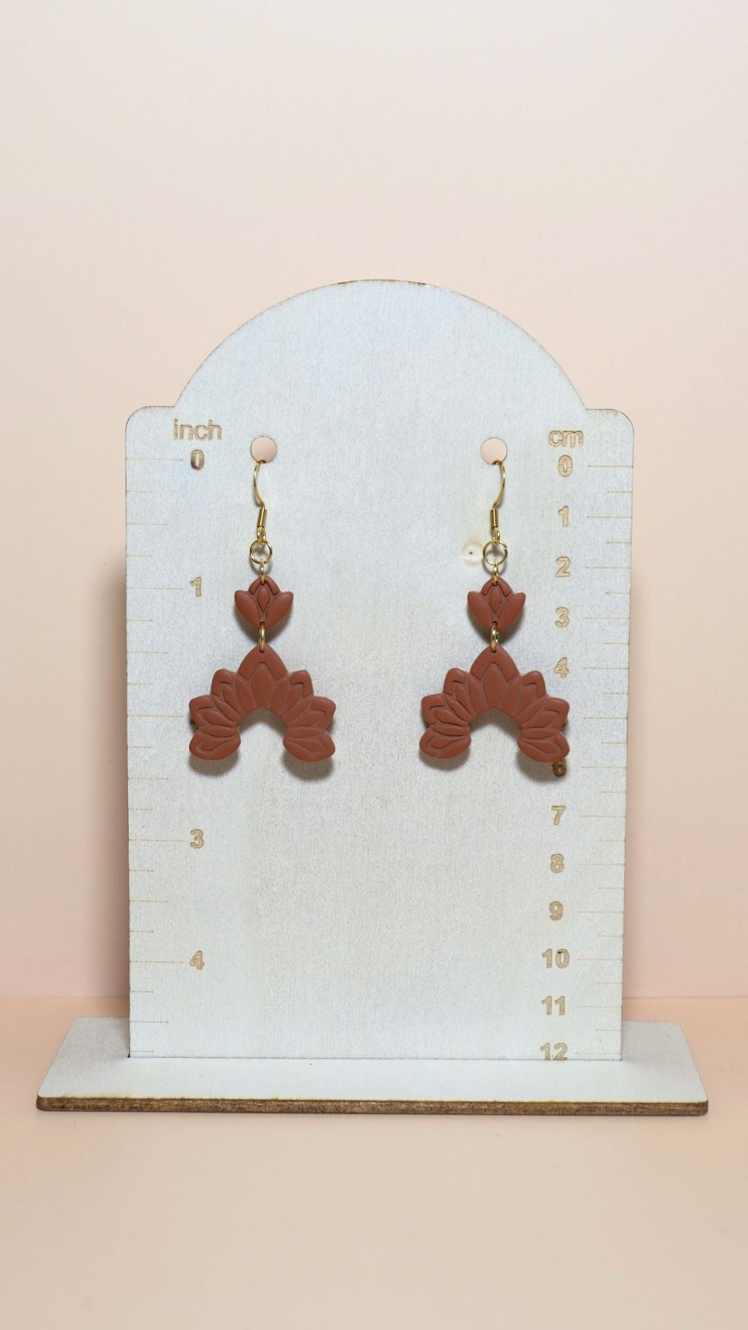 Handmade floral dangle polymer clay earrings size guide showing scale and measurements – Autumn collection