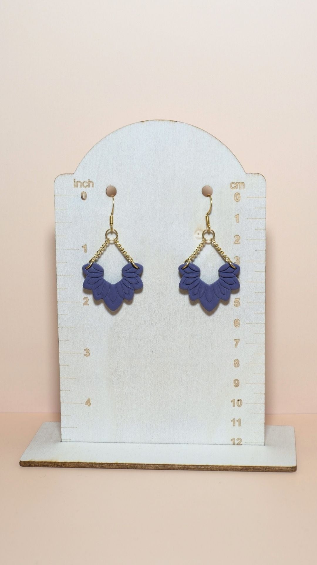 Handmade floral dangle with chains polymer clay earrings size guide showing scale and measurements – Winter collection