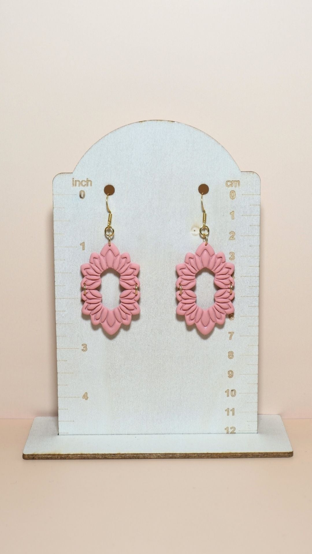 Handmade floral long dangle polymer clay earrings size guide showing scale and measurements – Spring collection