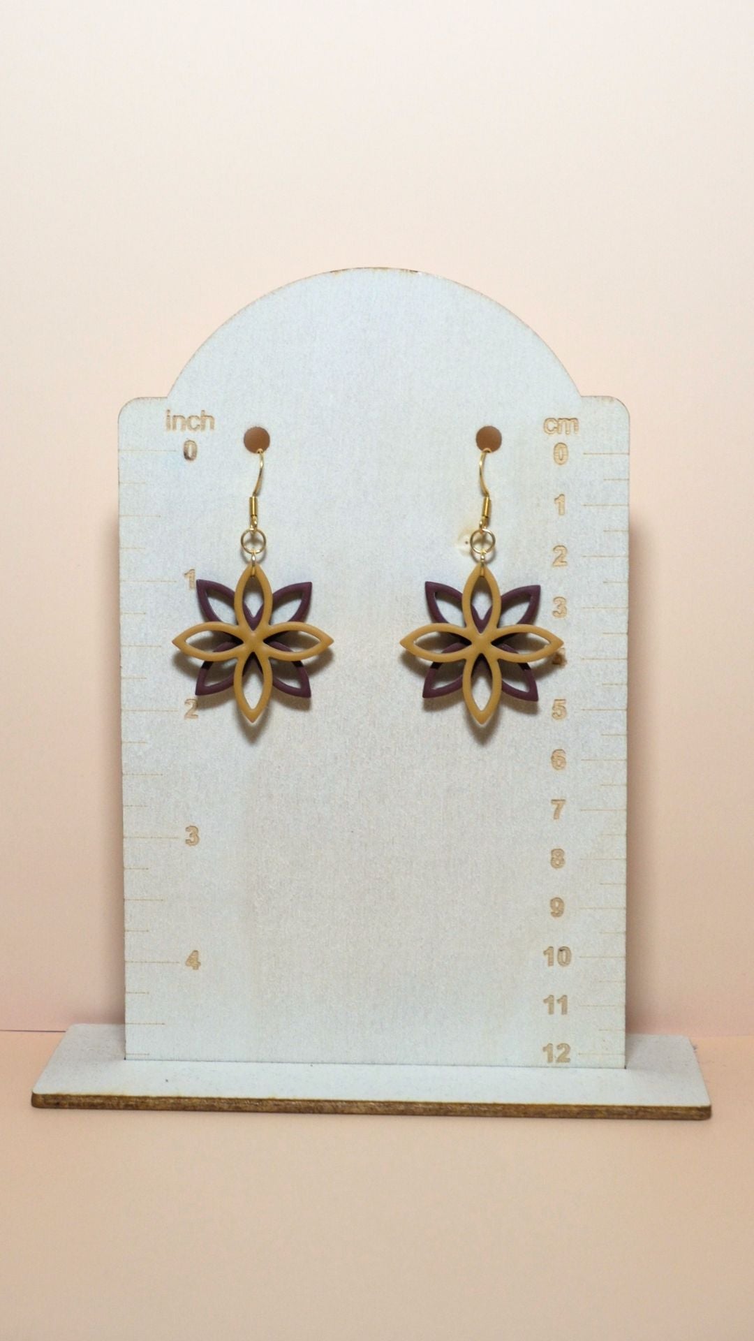 Handmade floral overlap polymer clay earrings size guide showing scale and measurements – Autumn collection