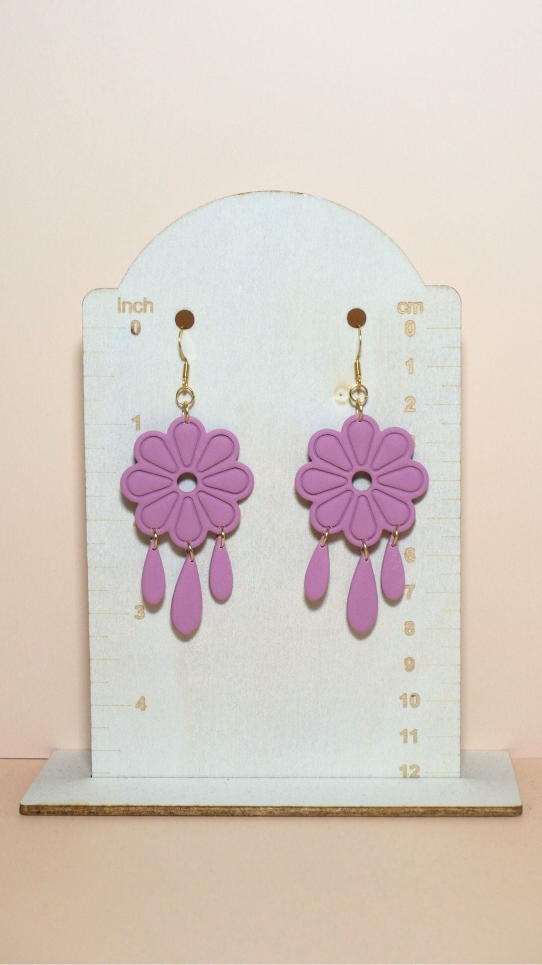 Handmade floral with dangles polymer clay earrings size guide showing scale and measurements – Spring collection