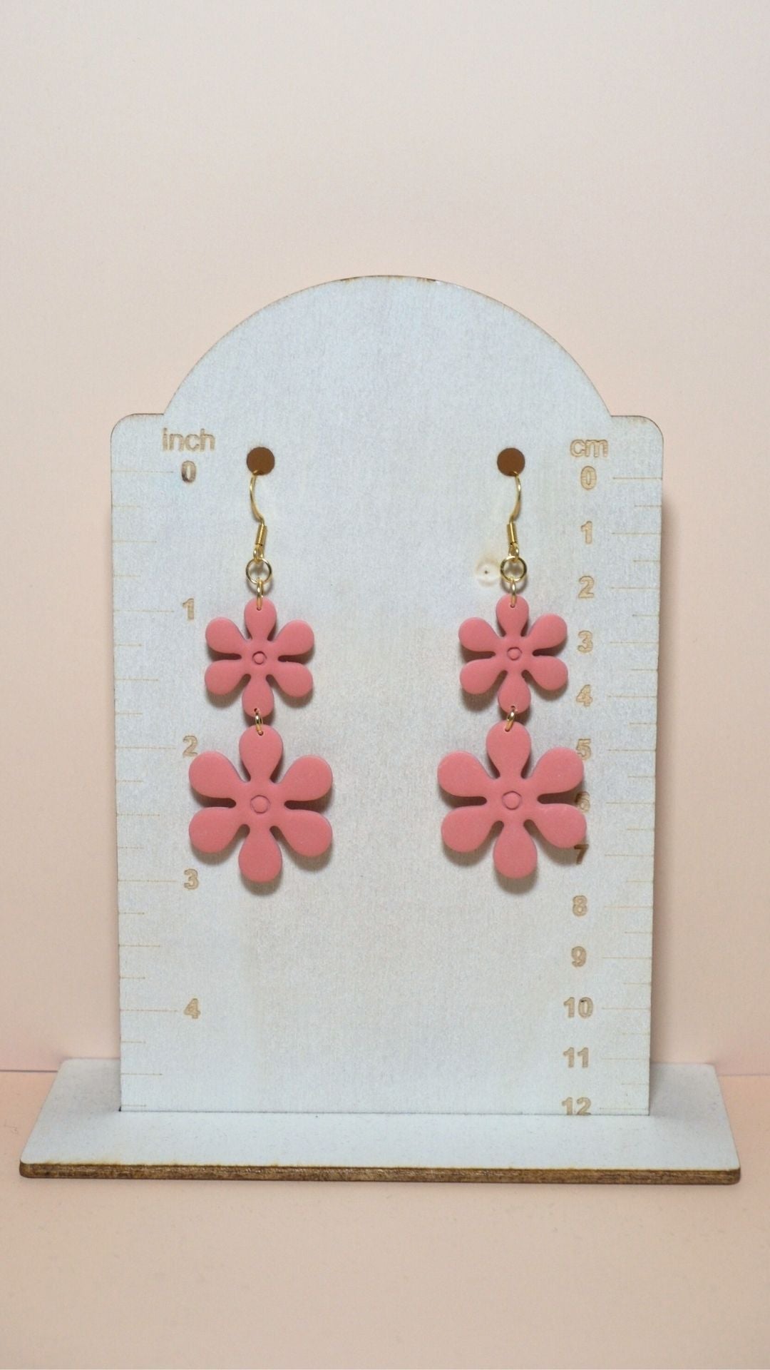Handmade flower stack polymer clay earrings size guide showing scale and measurements – Summer collection